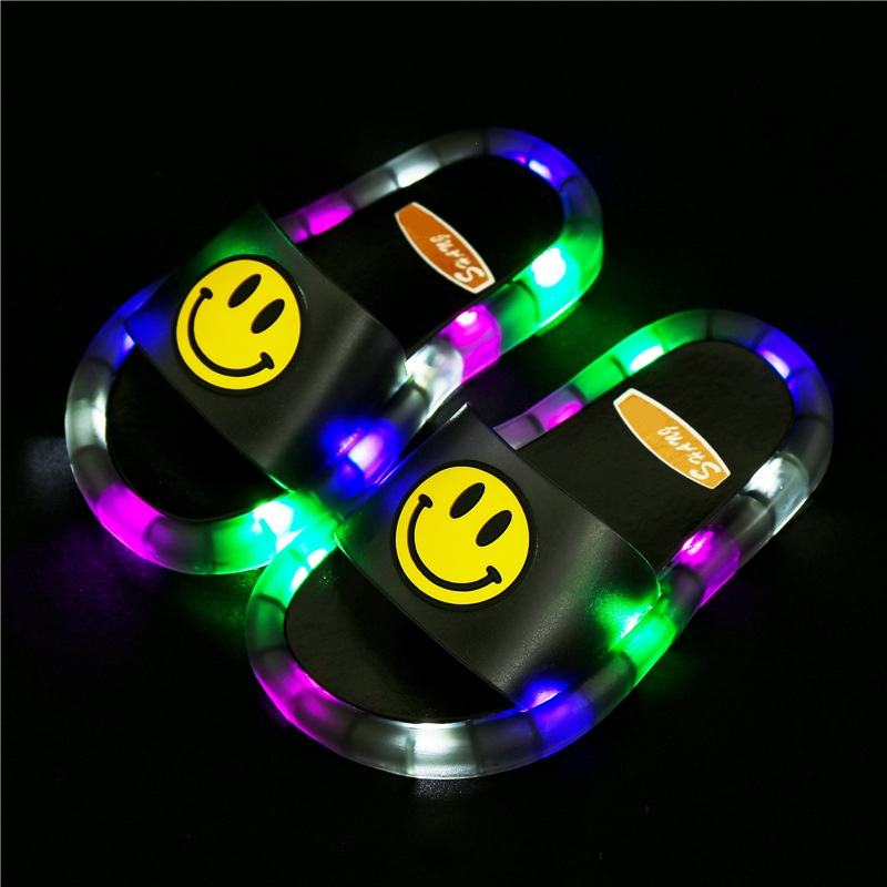Kletshuts™ GlowSlippers 1+1 FREE: LED Slippers Color Changing Lights Glow Kids Slippers